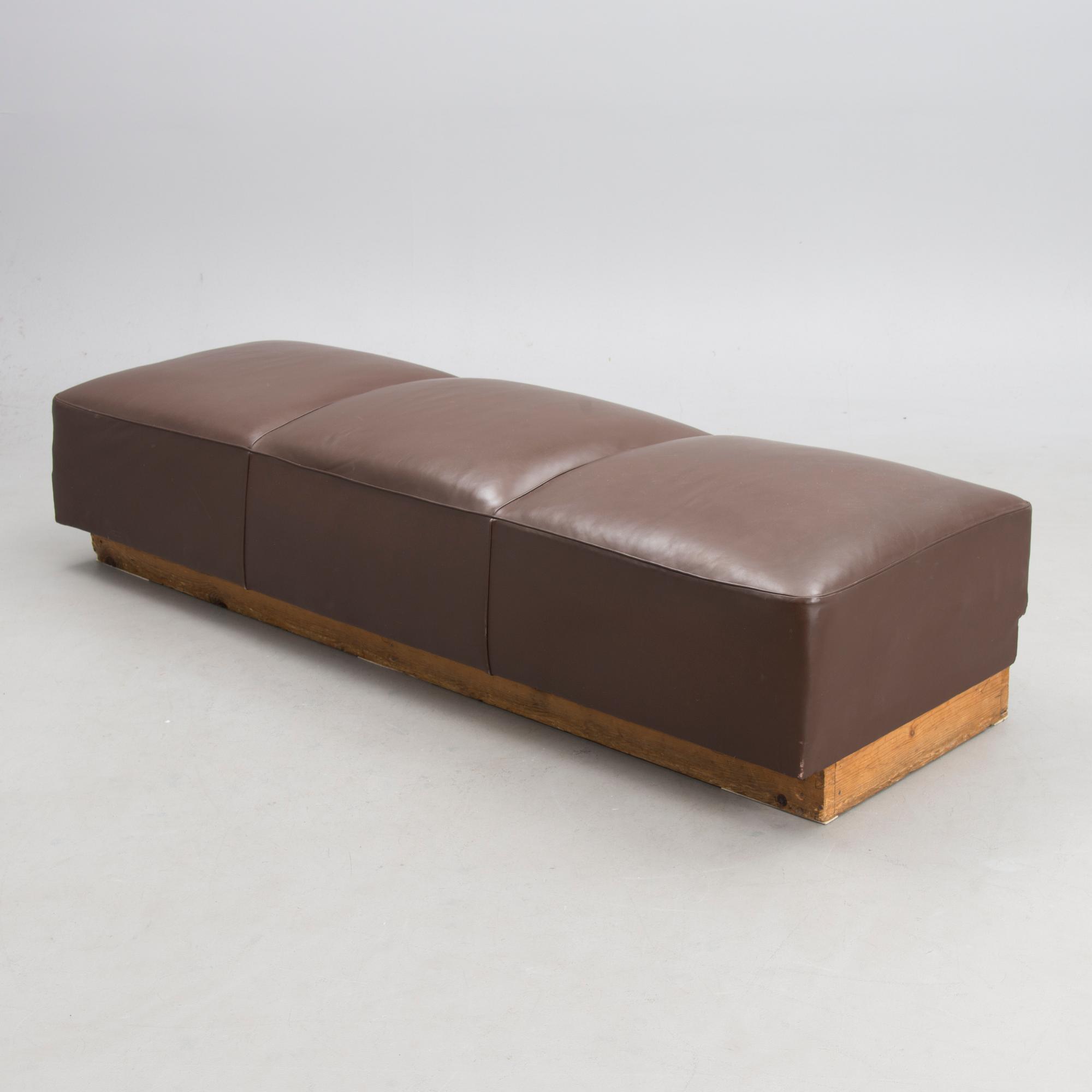 An early 20th century six-piece set of furniture by Armas Lindgren and Onni Tarjanne.