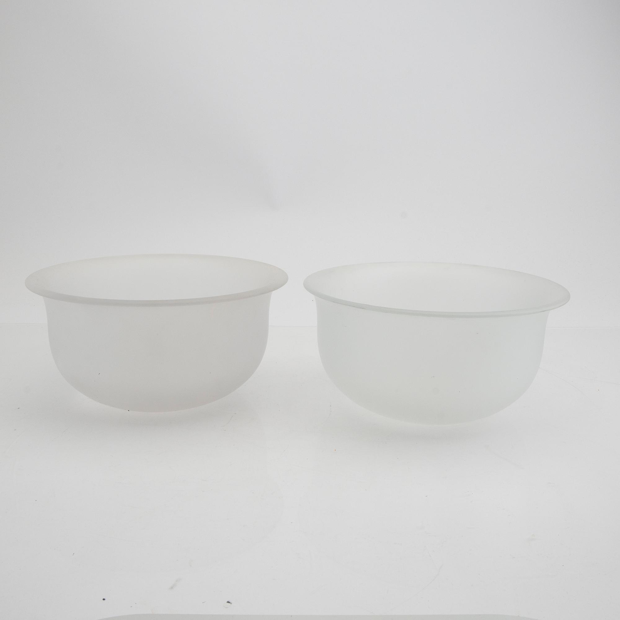Signe Persson-Melin, a set of two glass bowls "Frost" for Boda 1970s.