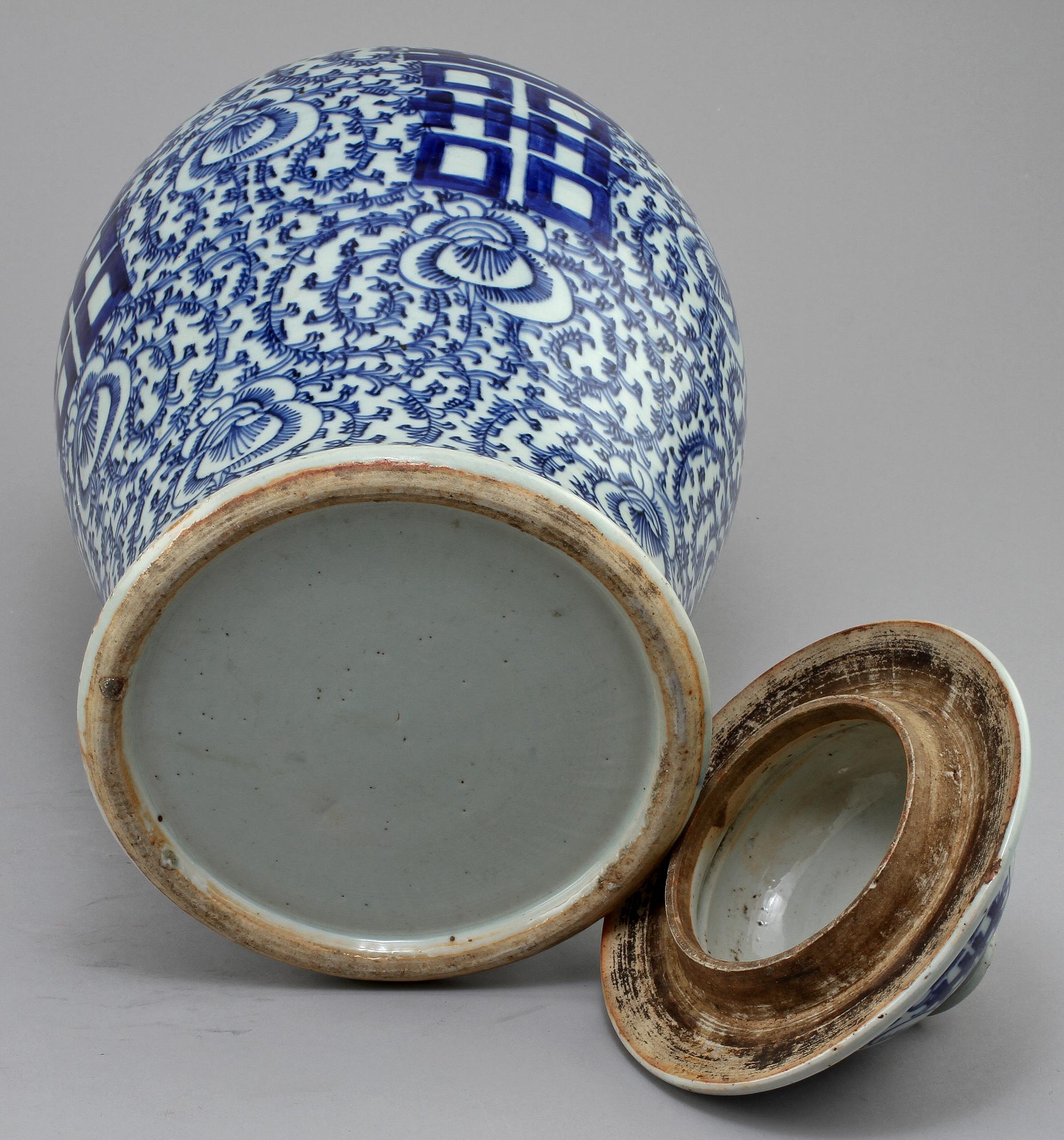 LOCKURNA, porslin, Kina, 1800-tal.