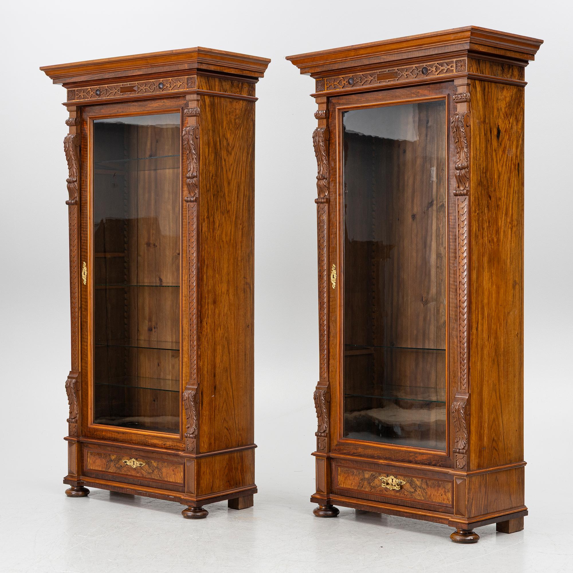 A pair of book cases, circa 1900.