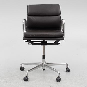 Charles & Ray Eames, office chair, "Soft Pad Chair EA217", Vitra.