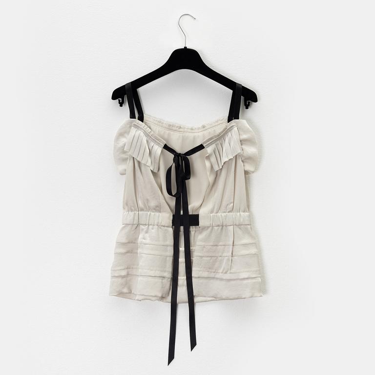 Marc Jacobs, a flounce top, size 2.