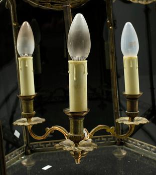 LYKTA, Louis XVI-stil, 1900-talets första hälft. Höjd ca 82 cm.