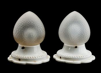 TAKLAMPOR, 2 st, 1900-talets första hälft.