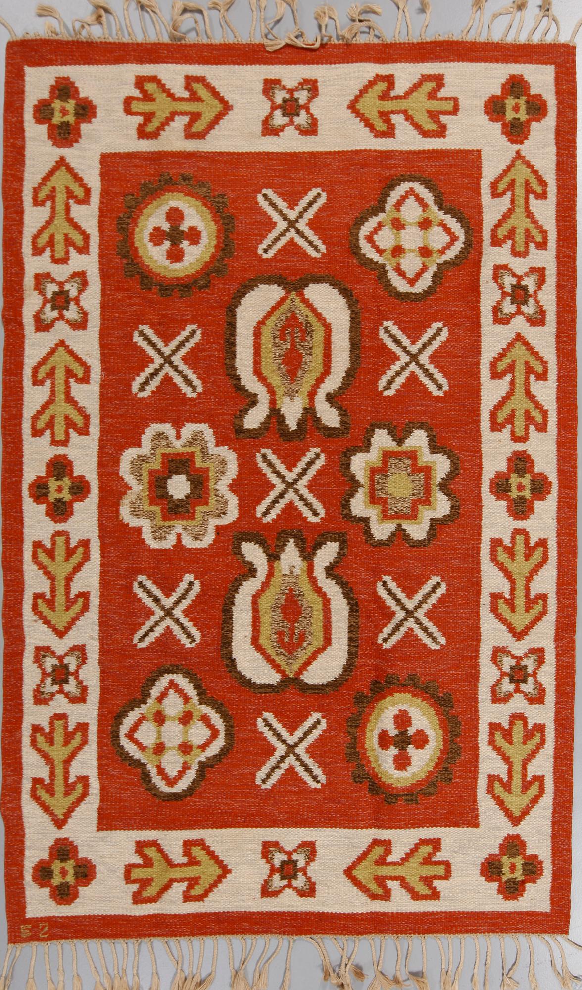 MATTA, rölakan, monogramsignerad EZ, 1900-talets andra hälft, ca  245 x 163 cm.