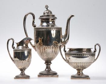 KAFFESERVIS, 3 delar, silver, empirestil, Stockholm, 1899 och 1900. Tot vikt 970 gr.