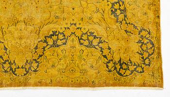 Rug, so-called vintage, approx. 412 x 300 cm.