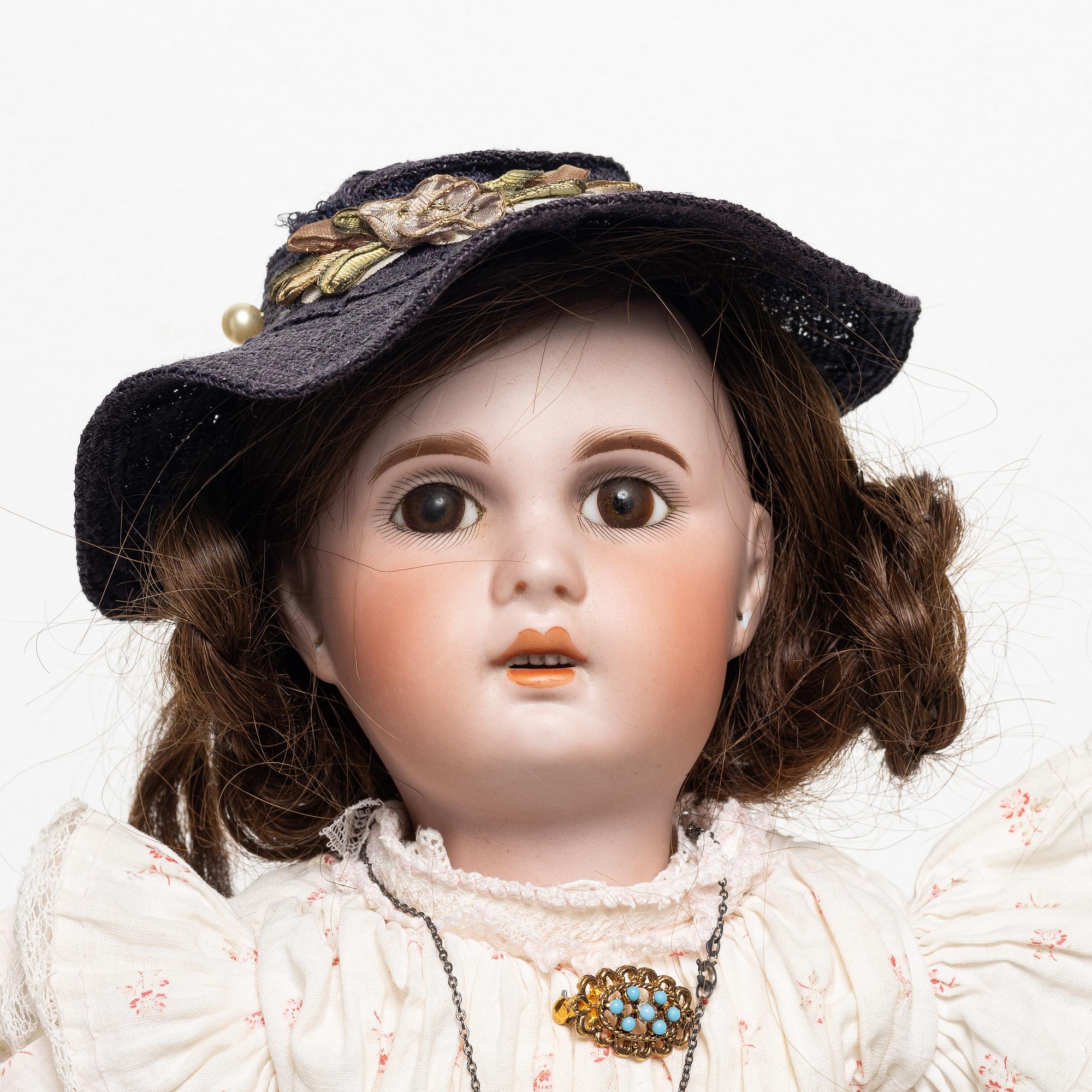 Bisque doll, Tete Jumeau, France, 1907.