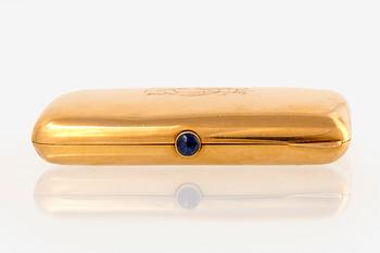A 18 carat gold cigarette case from G Dahlgren & Co, Malmö 1912.