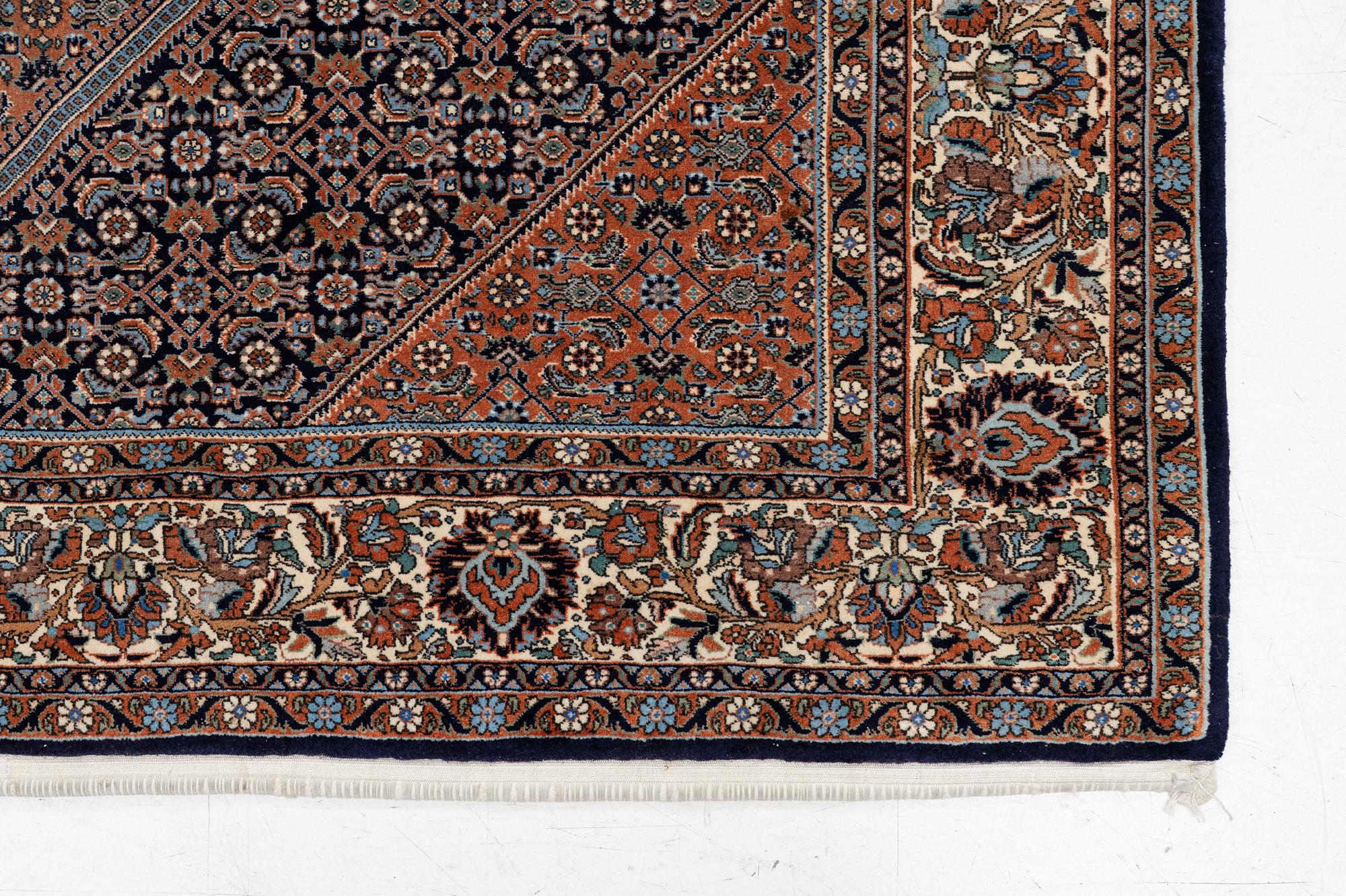A Bidjar carpet a. 305 x 201 cm.