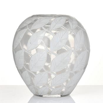 Sven Erik Skawonius, a cameo glass vase, Kosta, Sweden, 1940s, model 182.