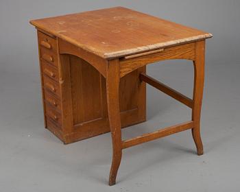 SKRIVBORD, ek, Billnäs, 1900-talets början.