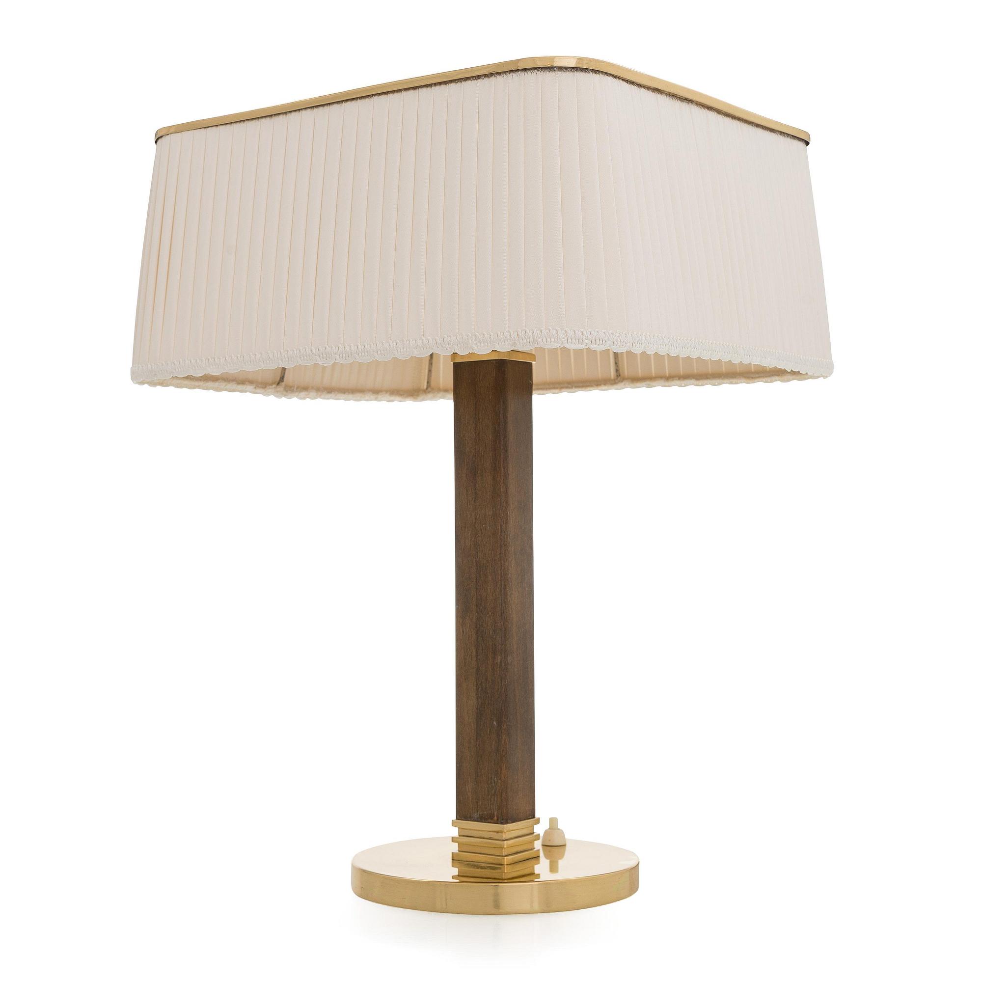 Paavo Tynell, A mid 20th century '5066' desk lamp for Taito Oy, Finland.