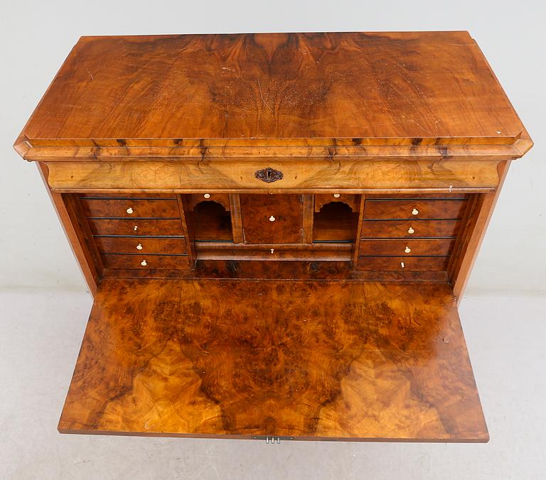 CHIFFONJÉ, 1800-talets andra hälft.