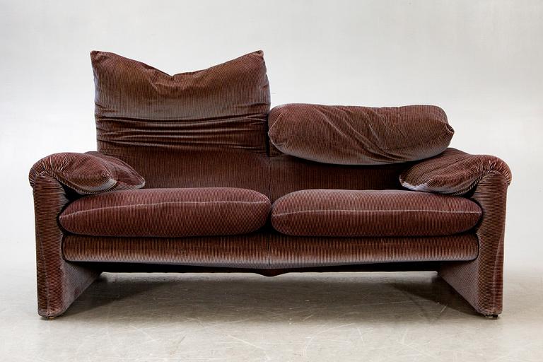 Vico Magistretti, sofa, "Maralunga".
