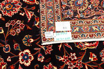 A Keshan carpet, c. 373 x 260 cm.