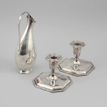 LJUSSTAKAR, ett par, samt VAS, silver, Norge respektive Danmark, 1900-tal.