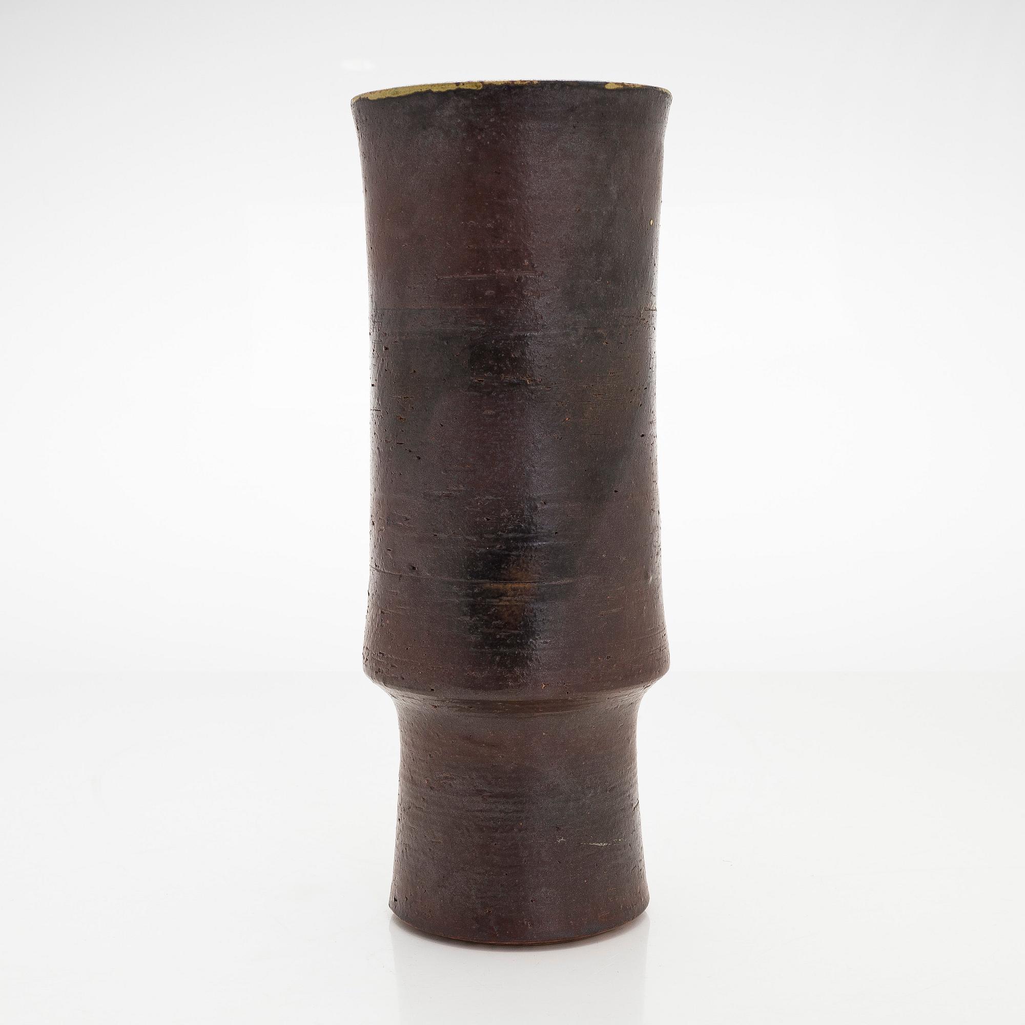 Liisa Hallamaa (Larsen), A ceramic vase, signed LH Arabia.