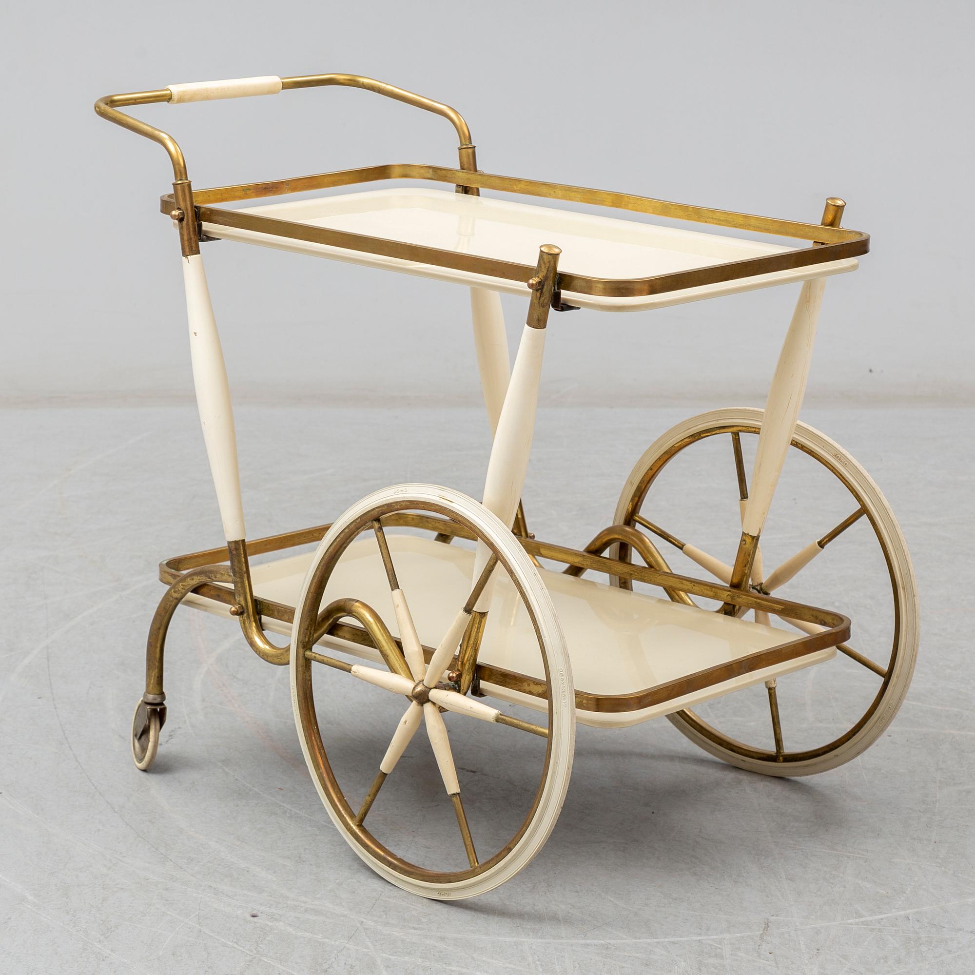 SERVERINGSVAGN, 1900-talets mitt.