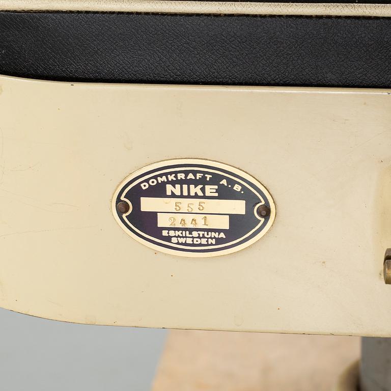 FRISÖRSTOL, Nike, Eskilstuna, omkring 1900-talets mitt.