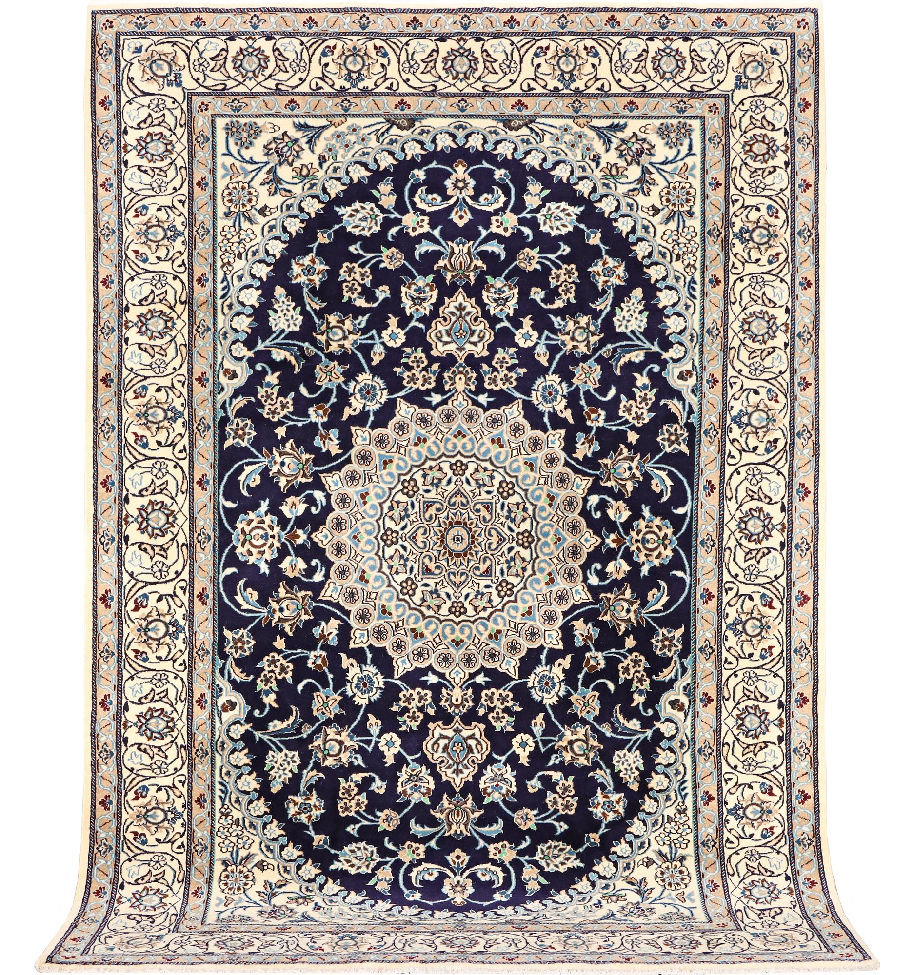 Matta, Nain, 9 LA, part silk, ca 297 x 194 cm.