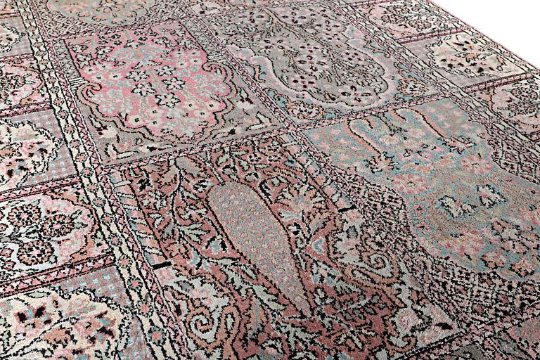 A Kashmir runner carpet, silk, c. 364 x 97 cm.