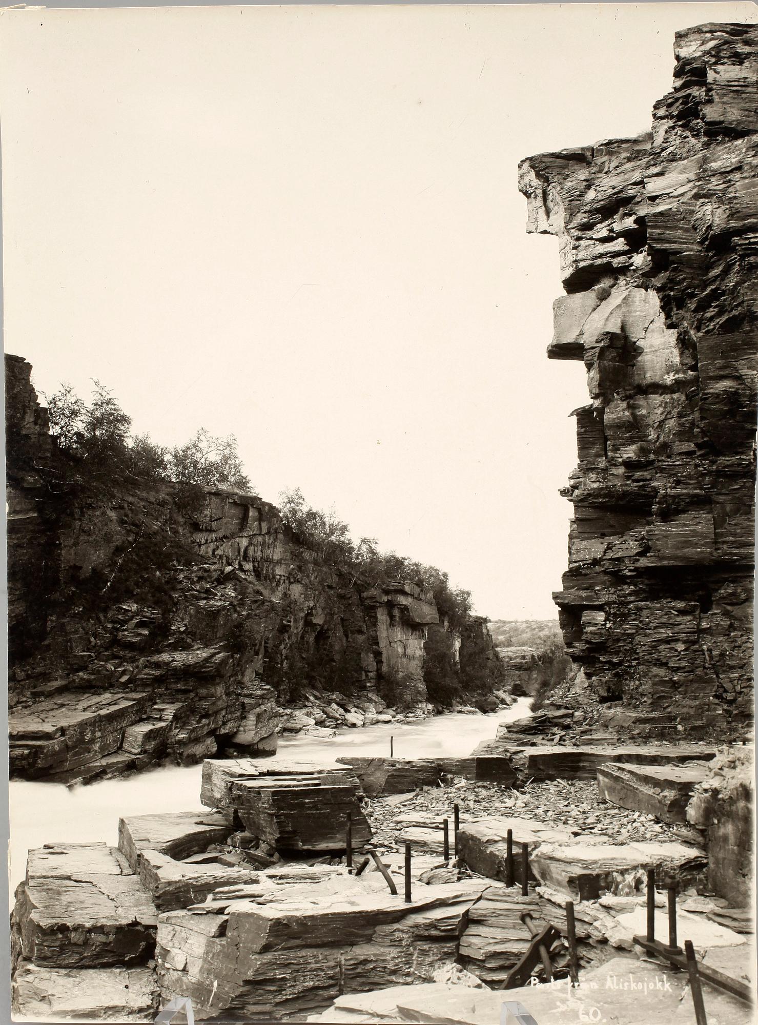 LUDVIG WÄSTFELT, fotografier, 5 st. Några bär djuptryckstämpel från hans ateljé och ett par dat år 1921 o 1922.