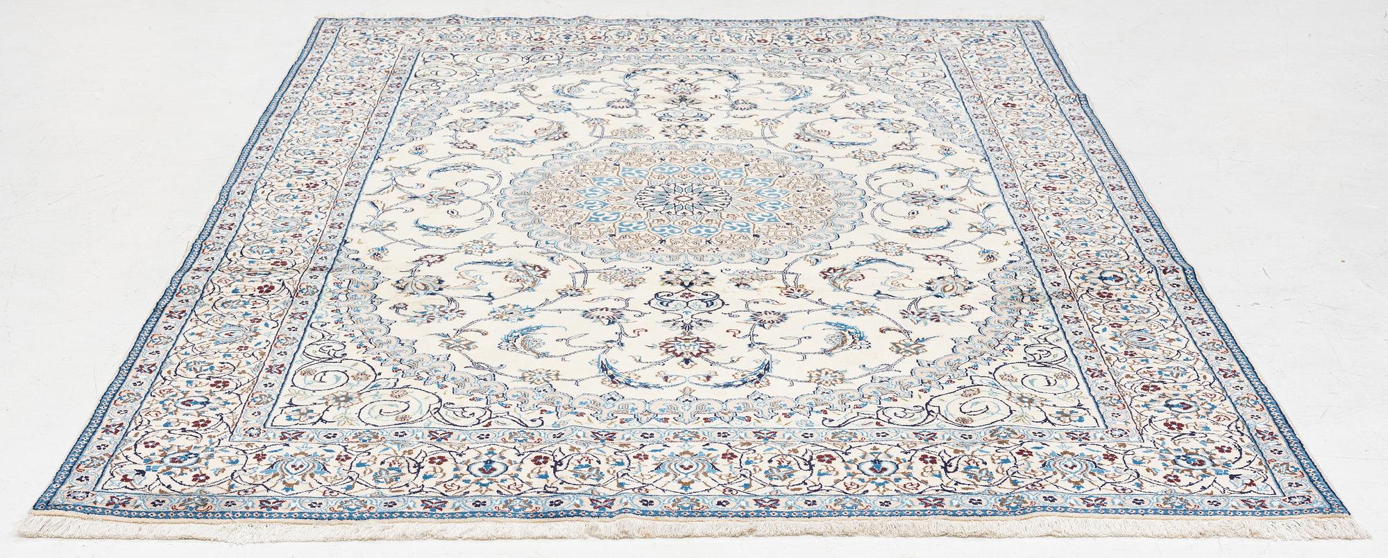 Carpet, Nain, approx. 290 x 200 cm.