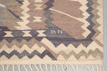 Barbro Nilsson, A carpet, "Strålblomman grå", flat weave, ca 282,5 x 216 cm, signed AB MMF BN.