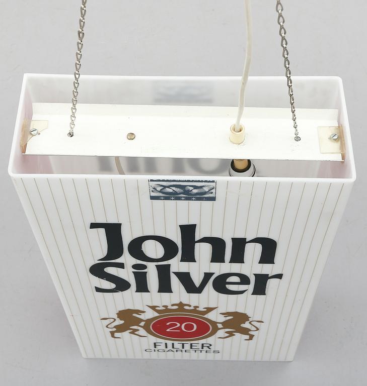 REKLAMSKYLT, plast, "John Silver", 1900-talets andra hälft.