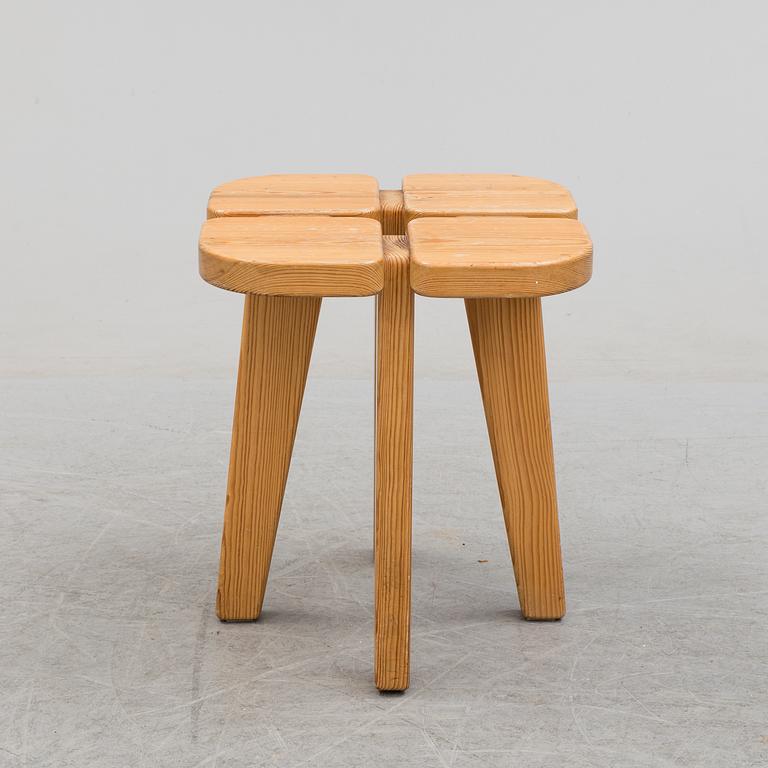 A 'Apila' pinewood stool by Lisa Johansson-Pape,  Oy Stockmann Ab, Kervo Snickerifabrik, 1970/80's.
