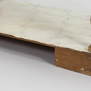 Jonas Frisk, Konsolipöytä, signeerattu J Frisk (toiminut 1805 - 1824), Tukholman hallileima, epäselvä vuosi. Myöhäiskustavilainen.