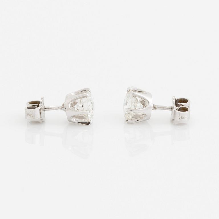 A pair of 18K white gold earrings set with round brilliant-cut diamonds with a total weight of ca 2.00 cts.