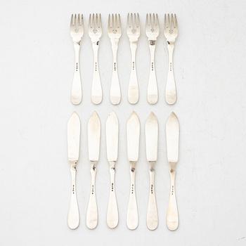 Gustaf Möllenborg, fiskbestick, 12 st, silver, modell "Svensk rund", Stockholm, 1916-18.