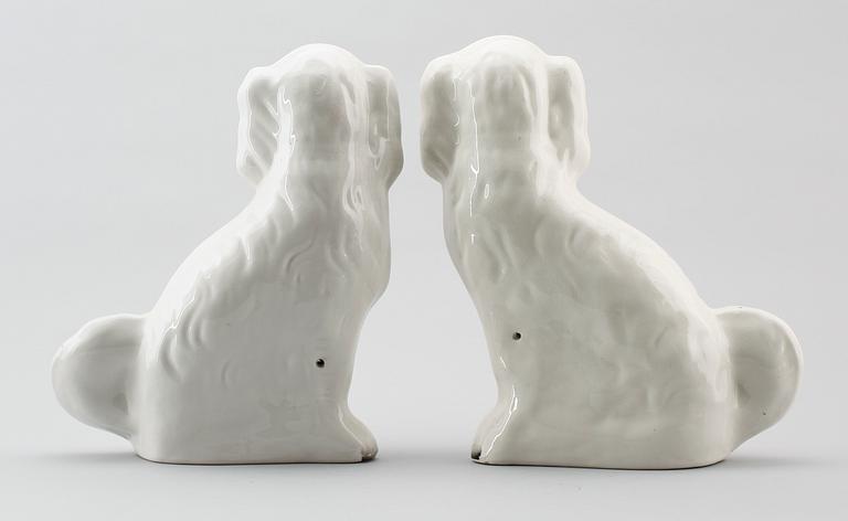 FIGURER, 1 par, porslin, Staffordshire, 1900-talets första hälft.