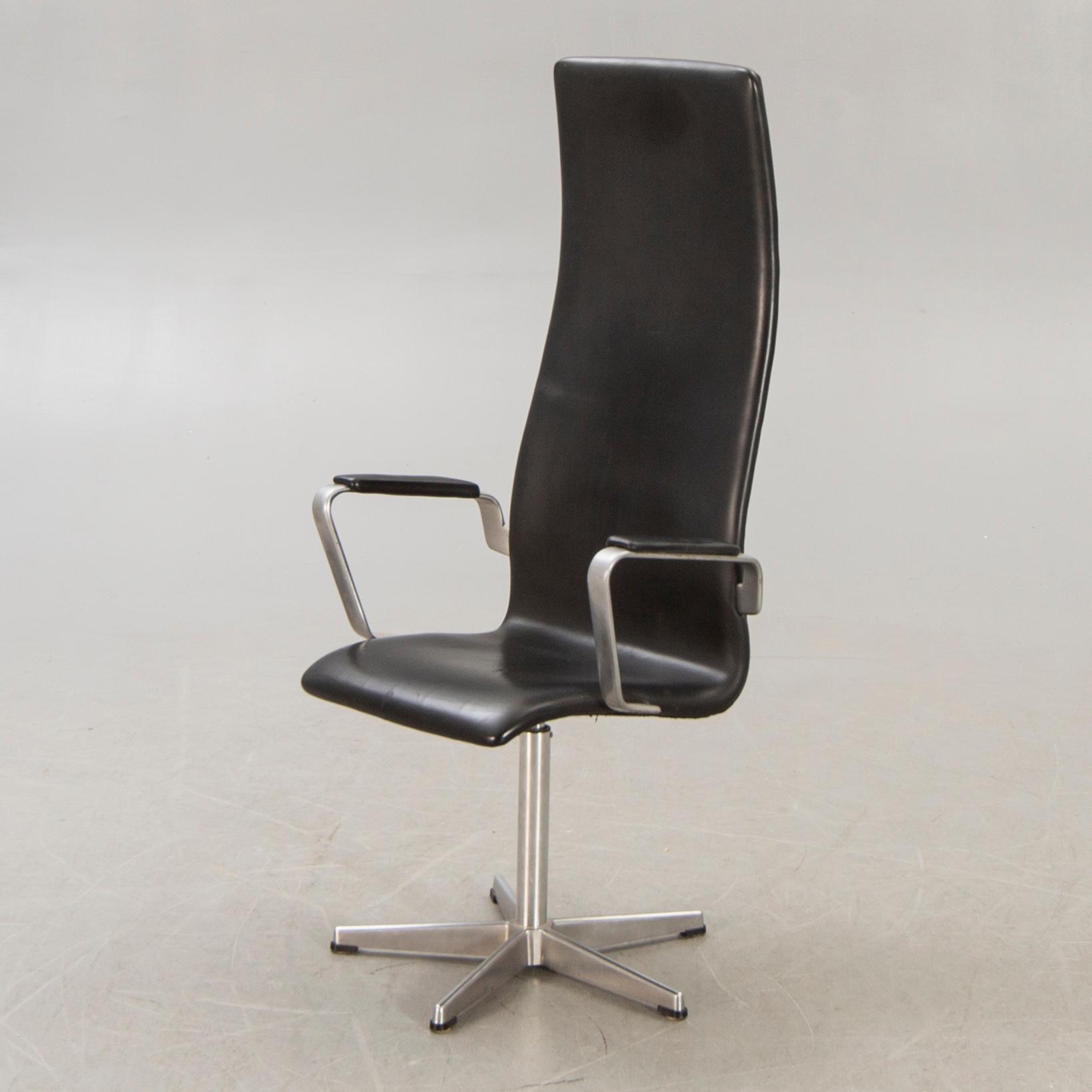 Arne Jacobsen, skrivbordsstol "Oxford" för Fritz Hansen Danmark  1992.