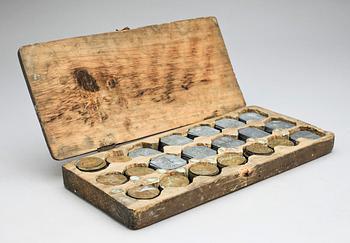 LOKALPOLETTER, i skrin, allmoge, 1800-tal.