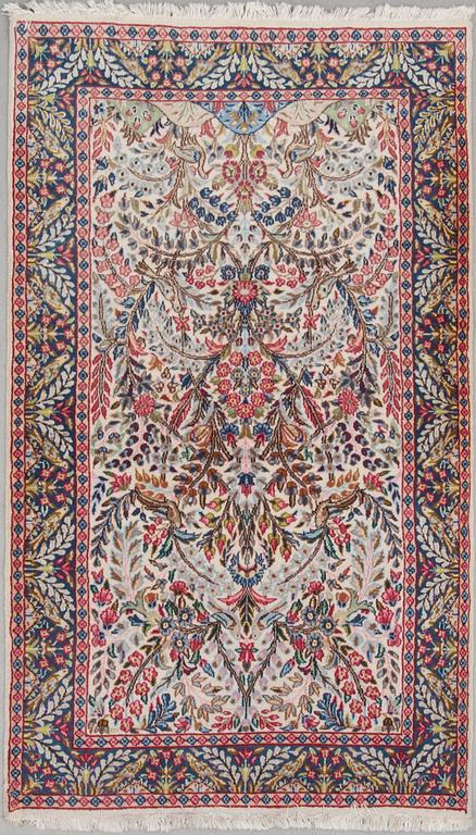 MATTA, old, Kirman laver, ca 202 x 118 cm.