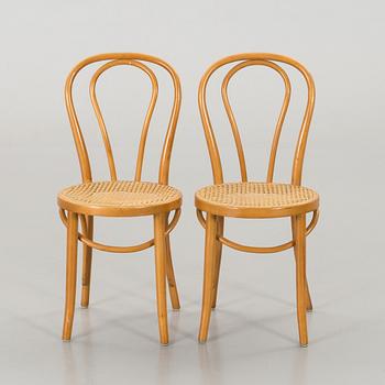 A PAIR OF BENTWOOD CHAIR.