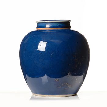 A blue glazed jar with cover, Qing dynasty, 18th Century.