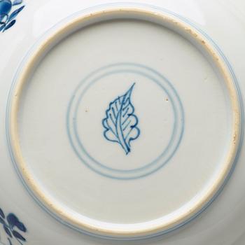 A set of seven blue and white dishes, Qingdynasty, Kangxi (1662-1722).