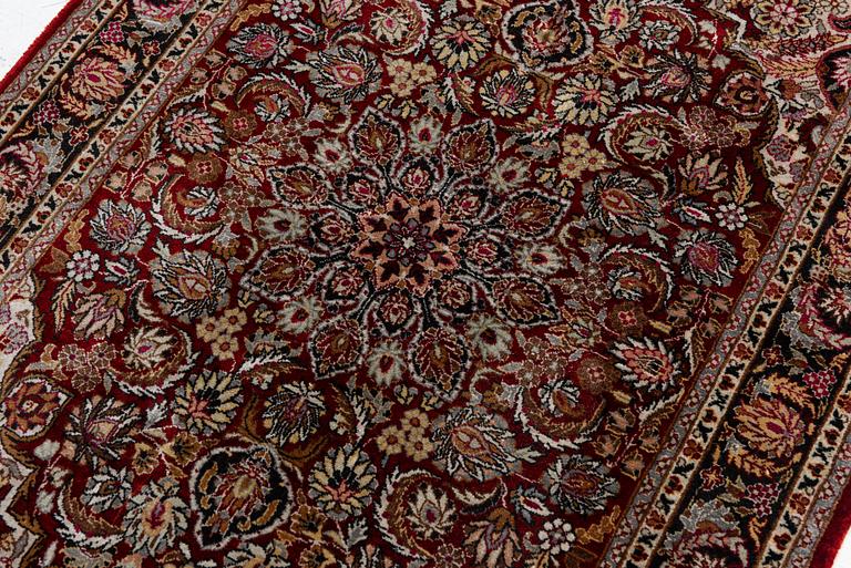 Carpet, silk, approx. 95 x 63 cm.