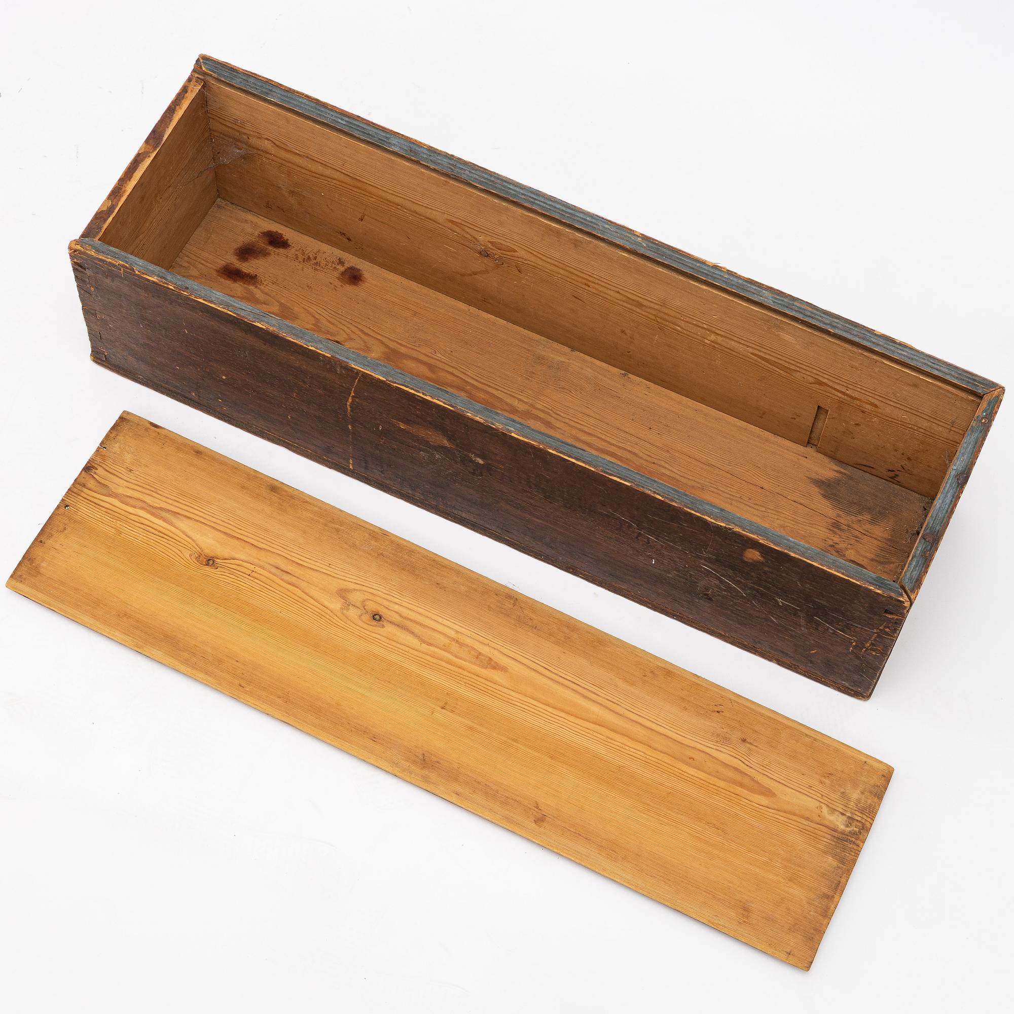 Box, folk art, 19th century.
