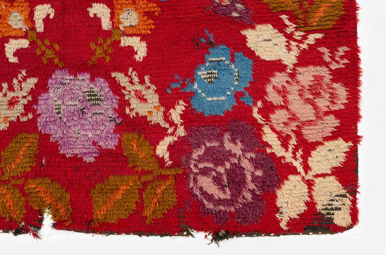 A knotted pile bed cover, Sweden-Finland, late 18th century/early 19th century, c. 184 x 138 cm.