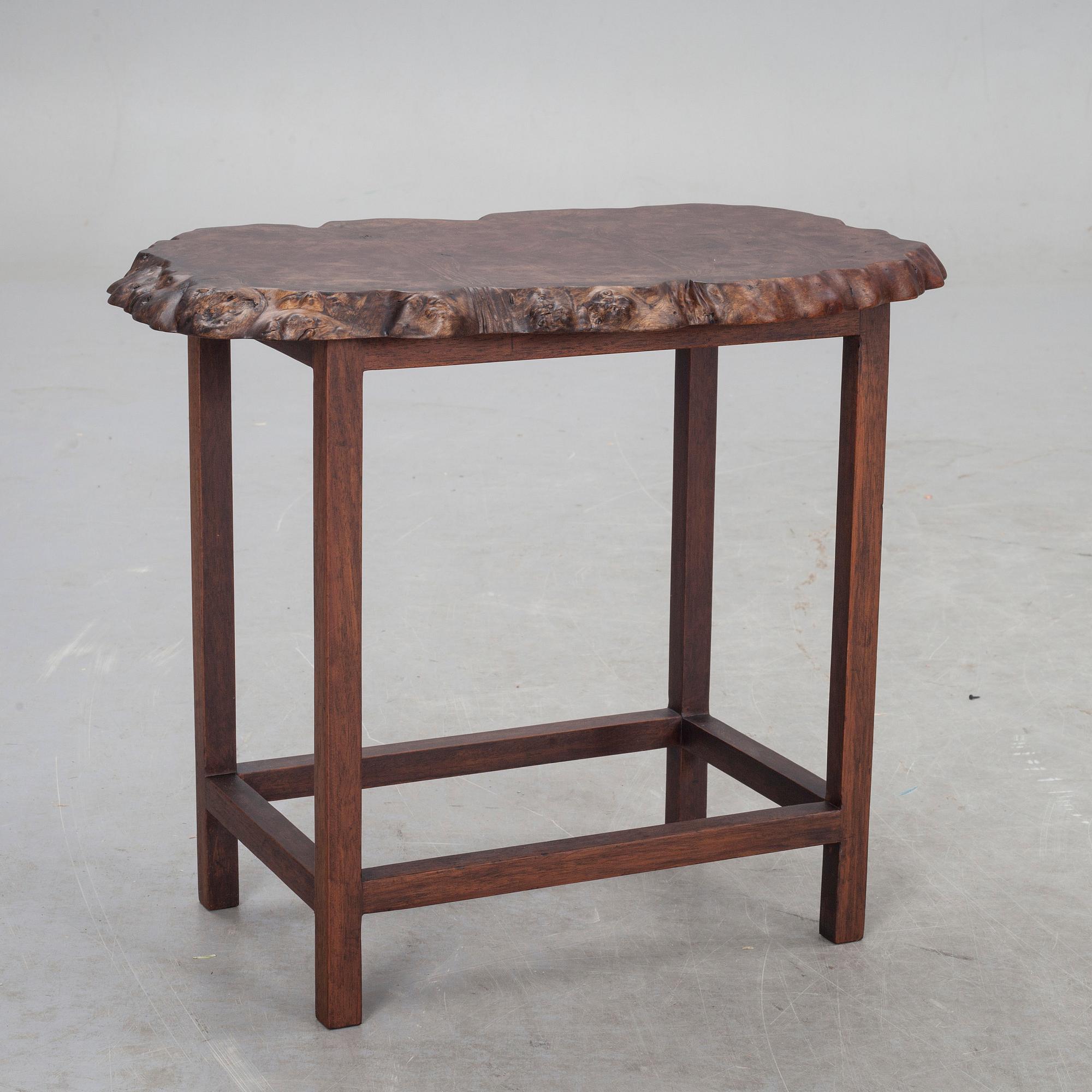 SIDOBORD, Josef Frank, Firma Svenskt Tenn, modellnummer 2105.