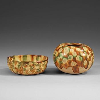 A sancai glazed  pottery pot and bowl, Tang dynasty (618-906).