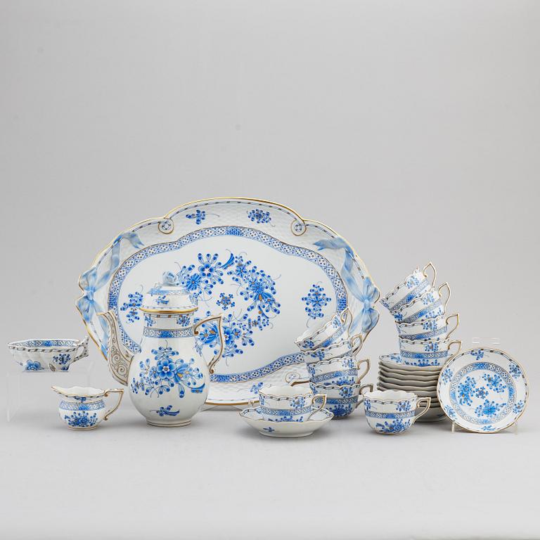 A Herend porcelain coffee and tea service, Hungary, 20th century (14 pieces).