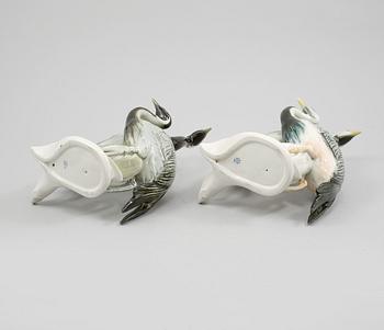 FIGURINER, 2 st, porslin, Karl Ens, Tyskland, 1900-talets andra hälft.