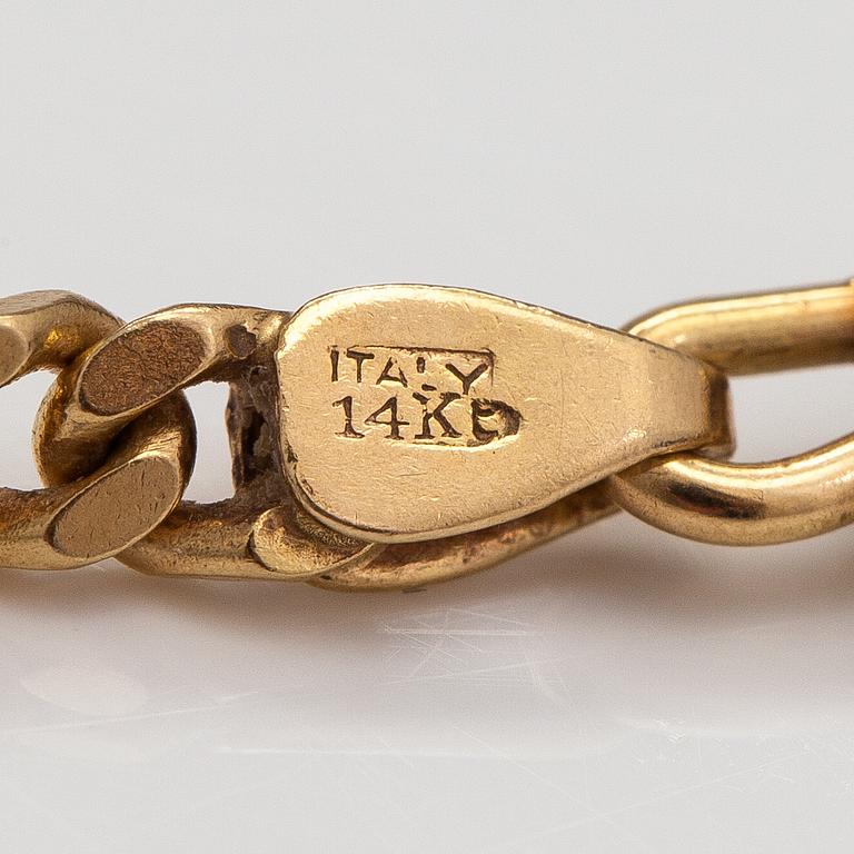 A 14K gold neckalce. Italy.