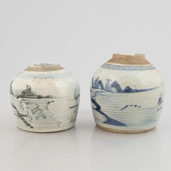 Two Chinese blue and white jars, late Qing dynasty, 19th century.